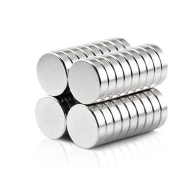 Curățător magnetic de geamuri